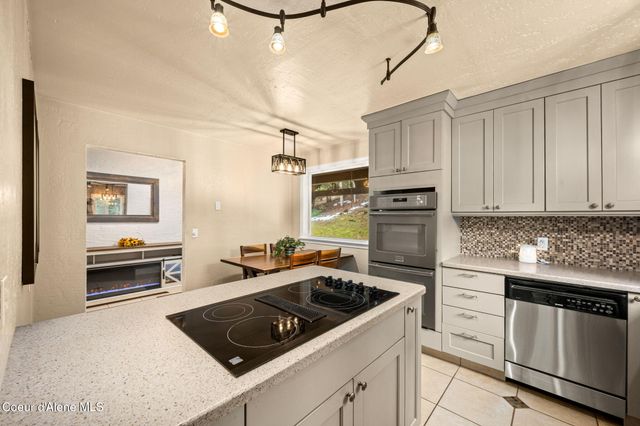 17875 N Richards Dr, Hayden, ID 83835