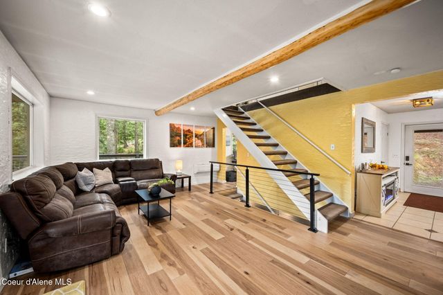 17875 N Richards Dr, Hayden, ID 83835