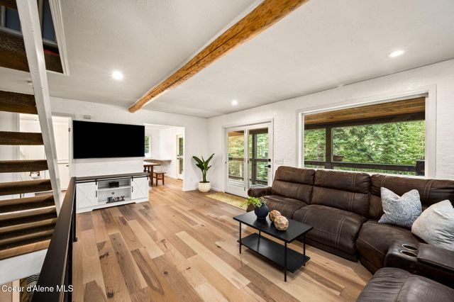 17875 N Richards Dr, Hayden, ID 83835