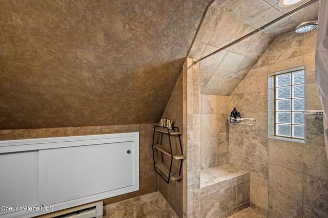 17875 N Richards Dr, Hayden, ID 83835