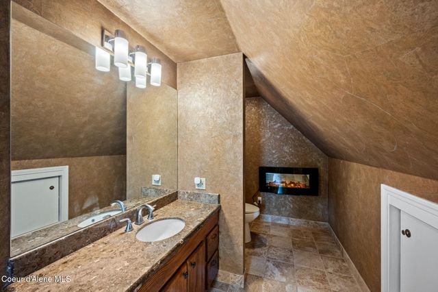 17875 N Richards Dr, Hayden, ID 83835