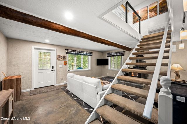 17875 N Richards Dr, Hayden, ID 83835