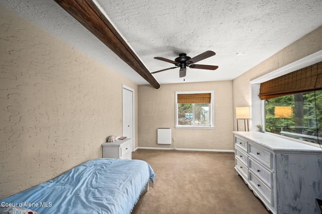 17875 N Richards Dr, Hayden, ID 83835