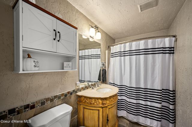 17875 N Richards Dr, Hayden, ID 83835