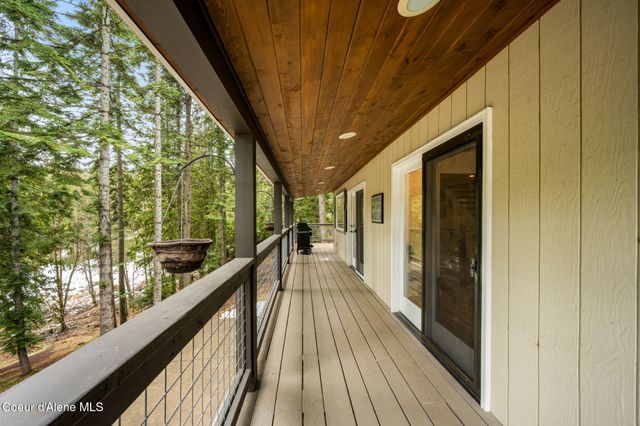 17875 N Richards Dr, Hayden, ID 83835