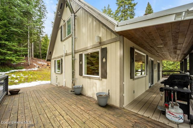 17875 N Richards Dr, Hayden, ID 83835