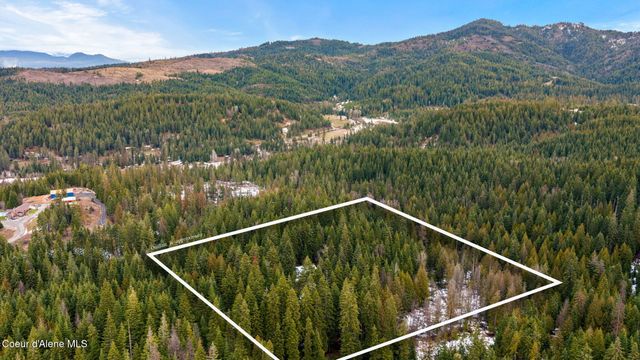 17875 N Richards Dr, Hayden, ID 83835