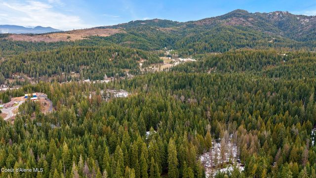 17875 N Richards Dr, Hayden, ID 83835