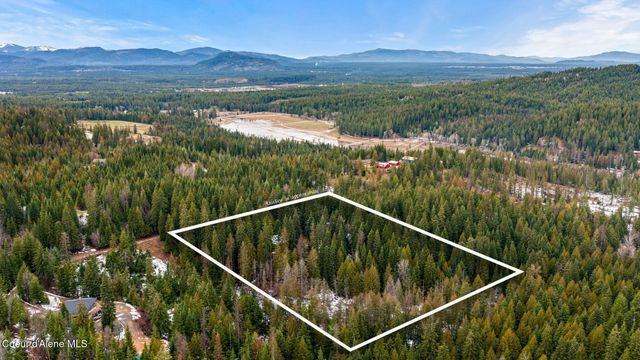 17875 N Richards Dr, Hayden, ID 83835