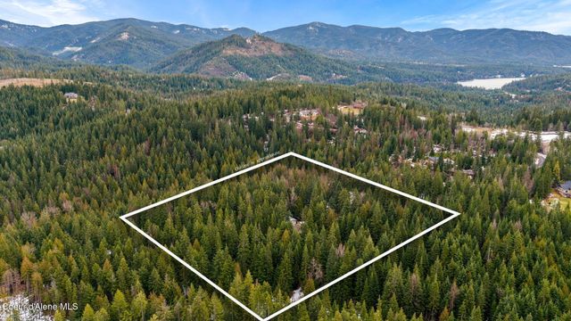 17875 N Richards Dr, Hayden, ID 83835