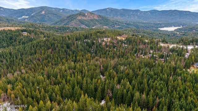 17875 N Richards Dr, Hayden, ID 83835