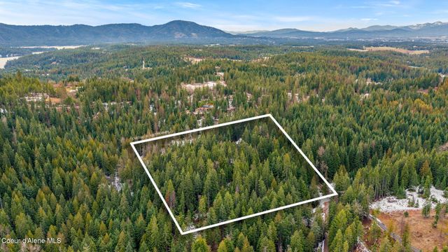 17875 N Richards Dr, Hayden, ID 83835