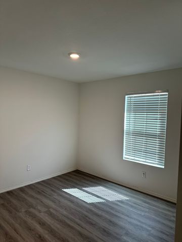 5705 Manarchos Lane, Forney, TX 75126