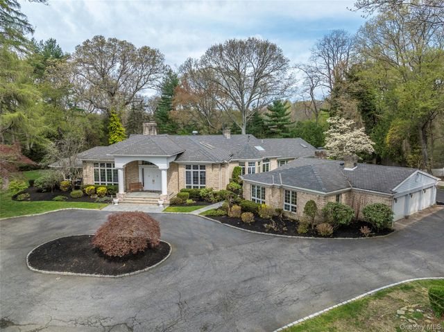 1095 Pine Valley Road, Upper Brookville, NY 11771