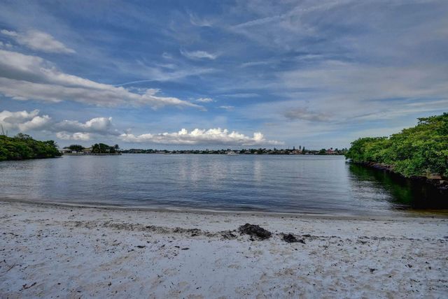 1100 Scotia Drive, Hypoluxo, FL 33462