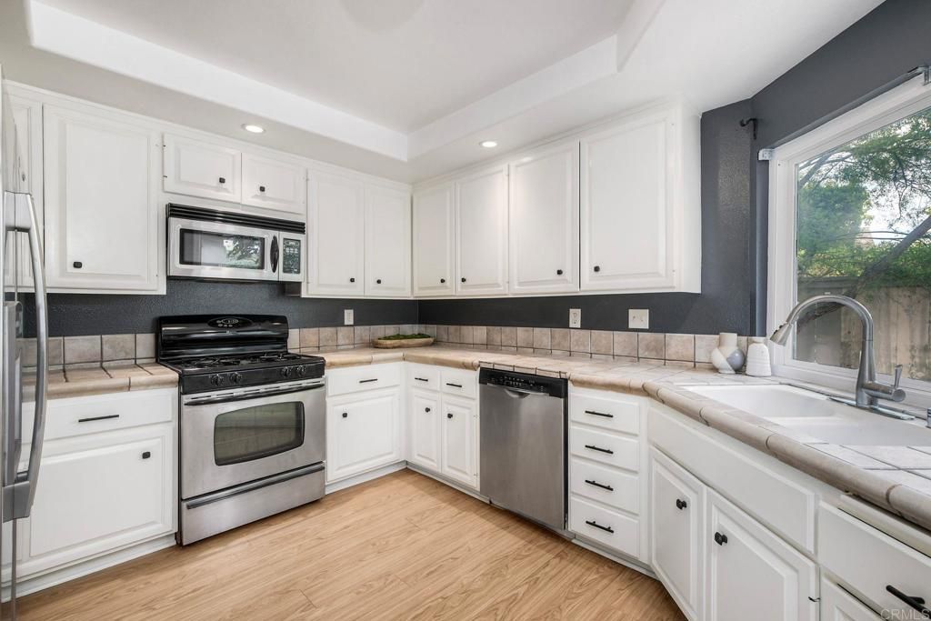 Image 10 of property listing at 1729 Gascony Road, Encinitas, CA 92024