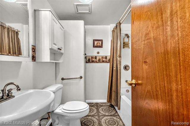 5468 Lippincott Road, Lapeer, MI 48446