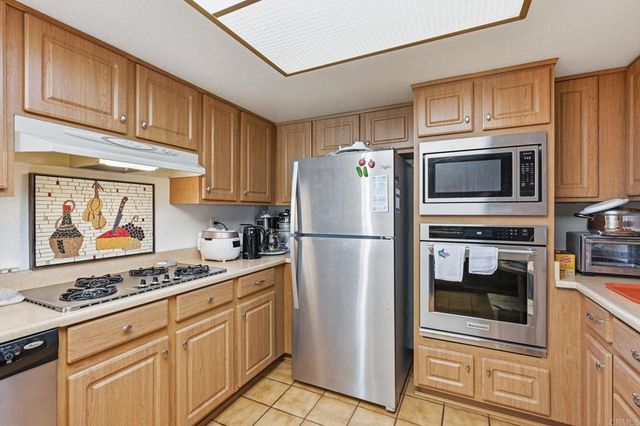 634 Via Santa Cruz, Vista, CA 92081