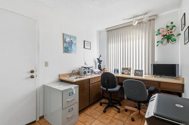 634 Via Santa Cruz, Vista, CA 92081