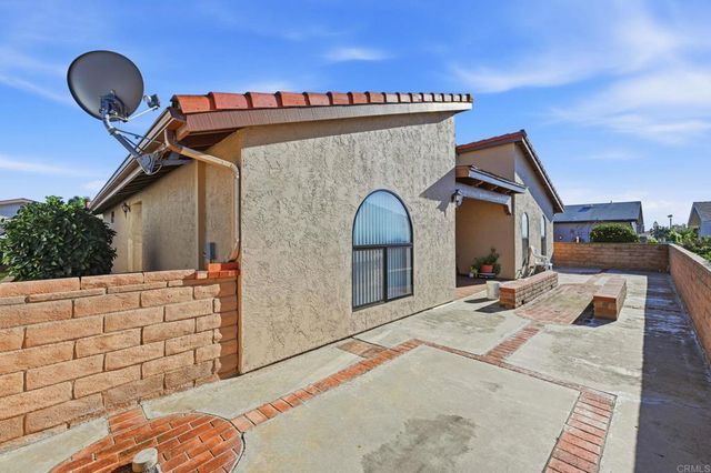 634 Via Santa Cruz, Vista, CA 92081