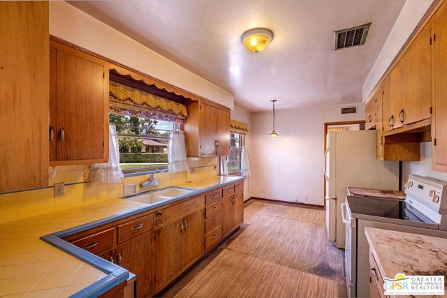 3925 Aden Way, Riverside, CA 92504