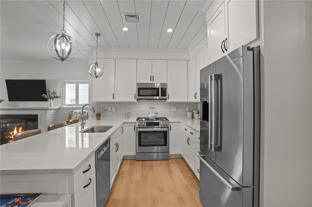 59 Travelers Court, East Greenwich, RI 02818