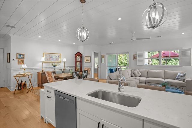 59 Travelers Court, East Greenwich, RI 02818