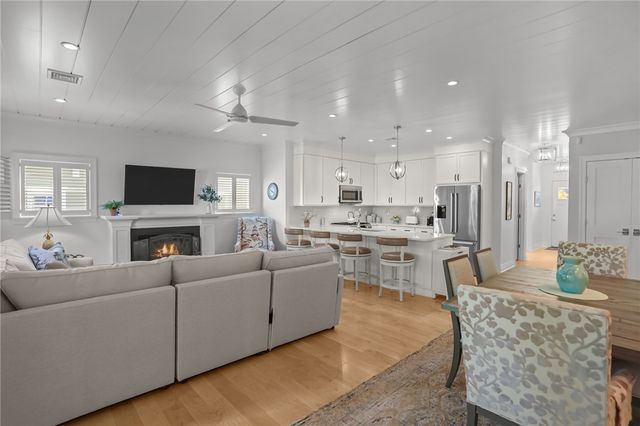 59 Travelers Court, East Greenwich, RI 02818