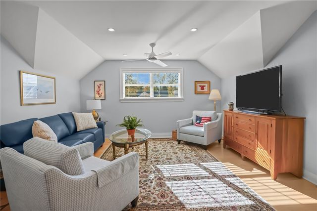 59 Travelers Court, East Greenwich, RI 02818