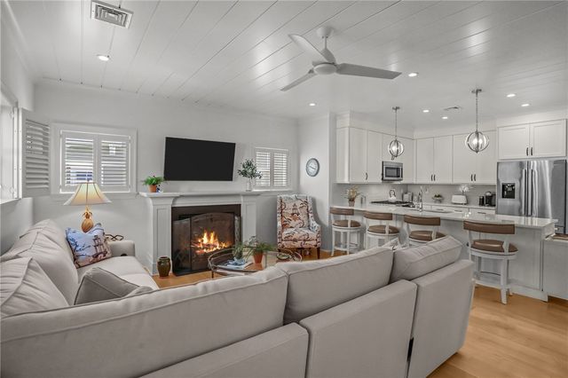 59 Travelers Court, East Greenwich, RI 02818