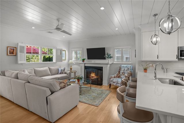 59 Travelers Court, East Greenwich, RI 02818