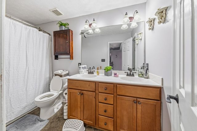 699 Puckett Rd, Watertown, TN 37184