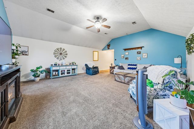 699 Puckett Rd, Watertown, TN 37184