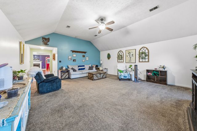 699 Puckett Rd, Watertown, TN 37184