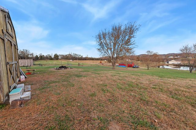 699 Puckett Rd, Watertown, TN 37184