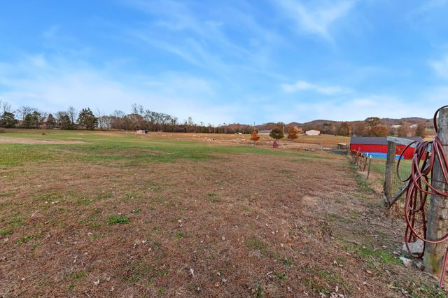 699 Puckett Rd, Watertown, TN 37184