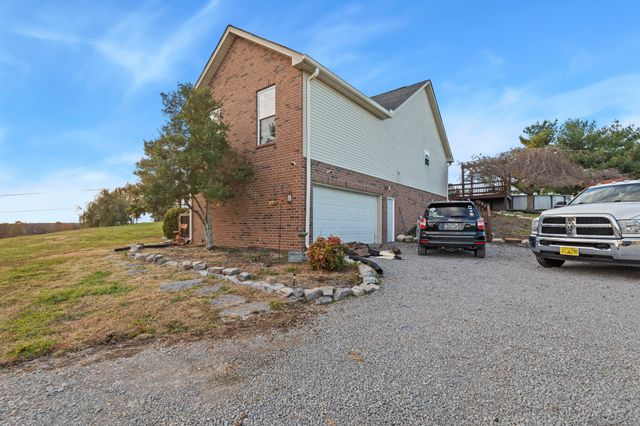 699 Puckett Rd, Watertown, TN 37184