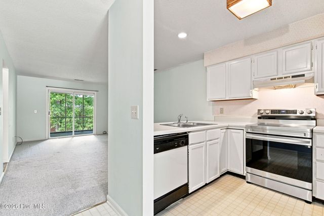2730 S 17th Street Apt D, Wilmington, NC 28412