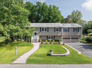 32 Eaton Road W, Framingham, MA 01701