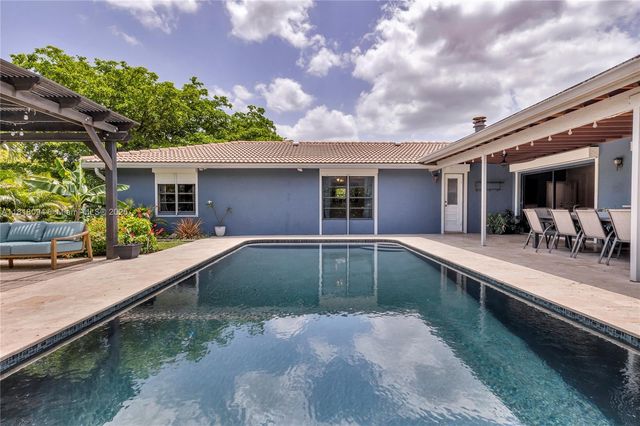 10753 NW 9th Ct, Coral Springs, FL 33071