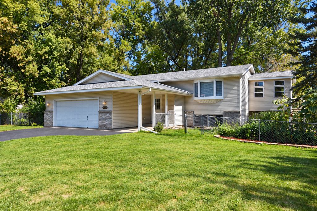 5506 Prospect Avenue, White Bear Twp, MN 55110 — exterior