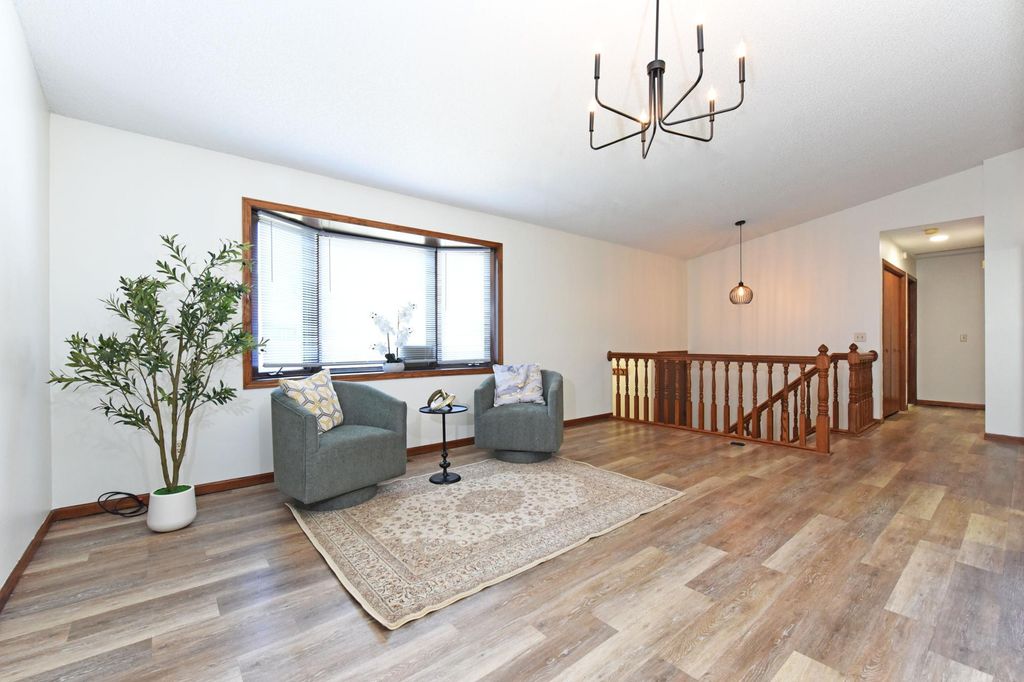 5506 Prospect Avenue, White Bear Twp, MN 55110 — photo 2