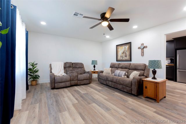 2710 Hardy Springs Road, Mcalester, OK 74501