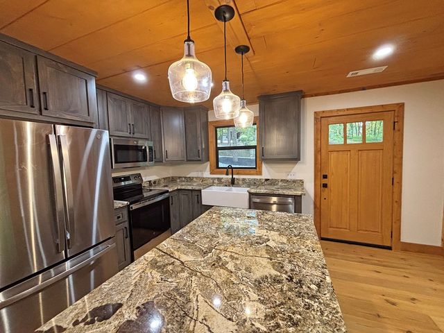 251 Walnut Rd, Blairsville, GA 30512