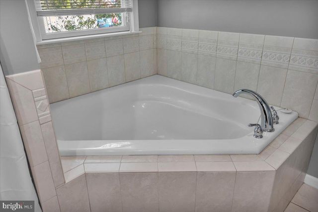 1736 MAGNOLIA RD, Vineland, NJ 08360