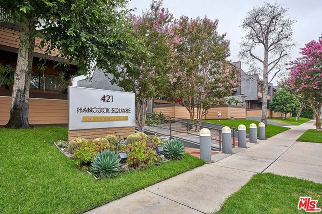 421 S Van Ness Avenue 8, Los Angeles, CA 90020