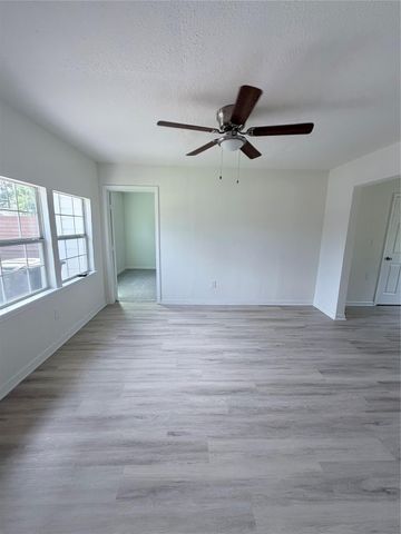 8837 Oak Knoll Lane, Houston, TX 77078