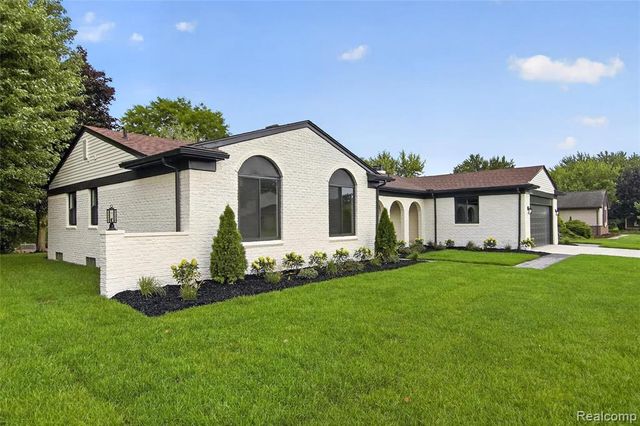 11136 Bellwood Drive, Plymouth, MI 48170