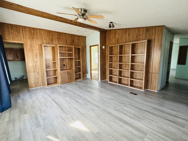 600 Temple Hall Highway, Granbury, TX 76049