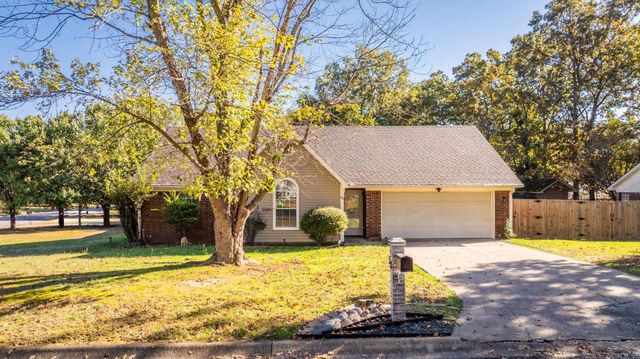 50 High Timber Drive, Maumelle, AR 72113
